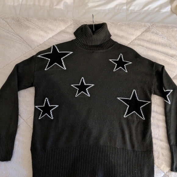 Edgy timeless star turtleneck small - Picture 4 of 9